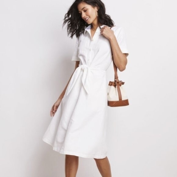 Vineyard Vines Dresses & Skirts - Vineyard Vines White Tie-Front Short Sleeve Linen Button Down Dress